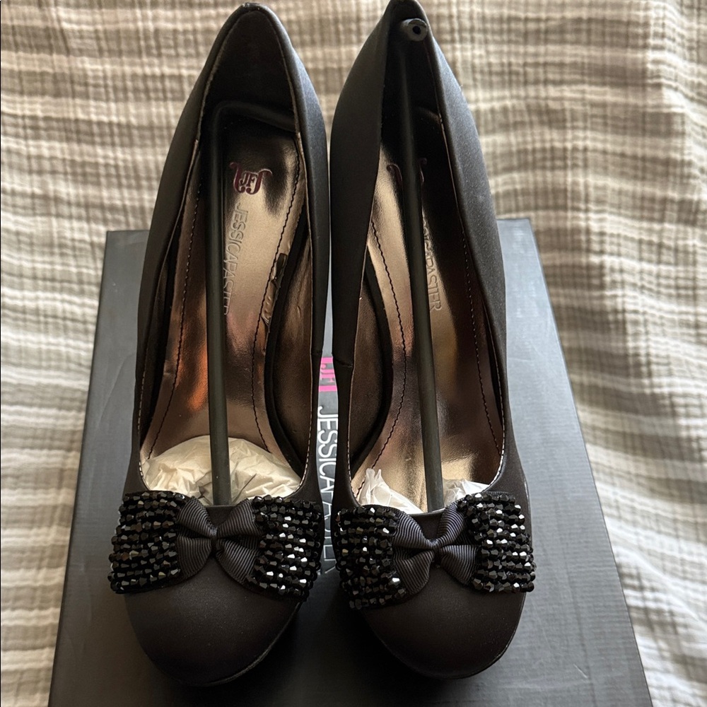 ✨NEW✨ JustFab Black Embellished Bow Heels